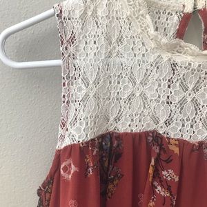 4/$20 🖤 Floral lace high neck dress